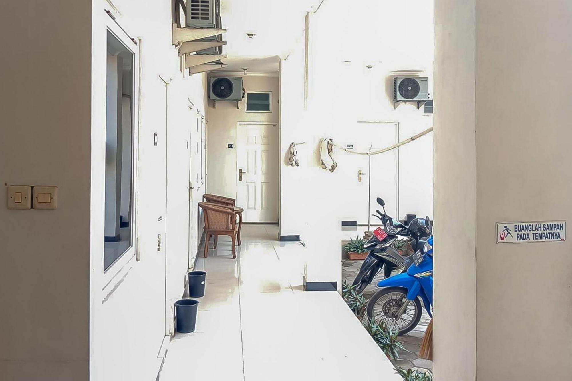 Waringin Guest House Tegal Mitra Reddoorz Buitenkant foto