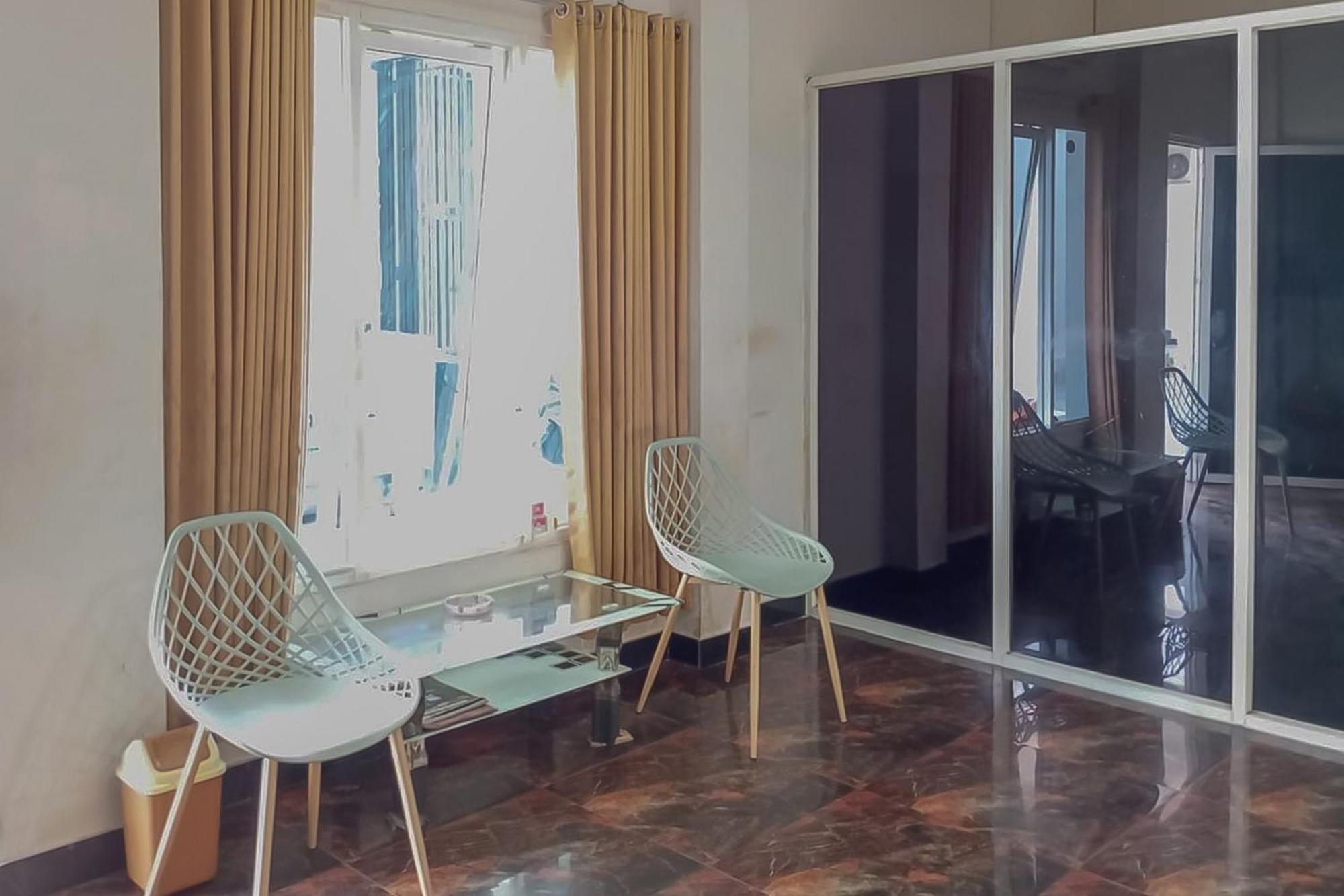 Waringin Guest House Tegal Mitra Reddoorz Buitenkant foto