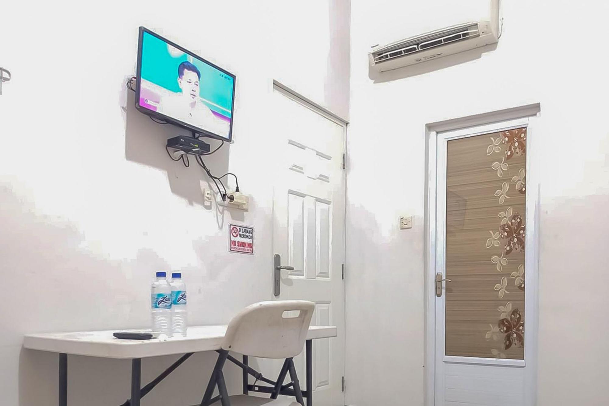 Waringin Guest House Tegal Mitra Reddoorz Buitenkant foto